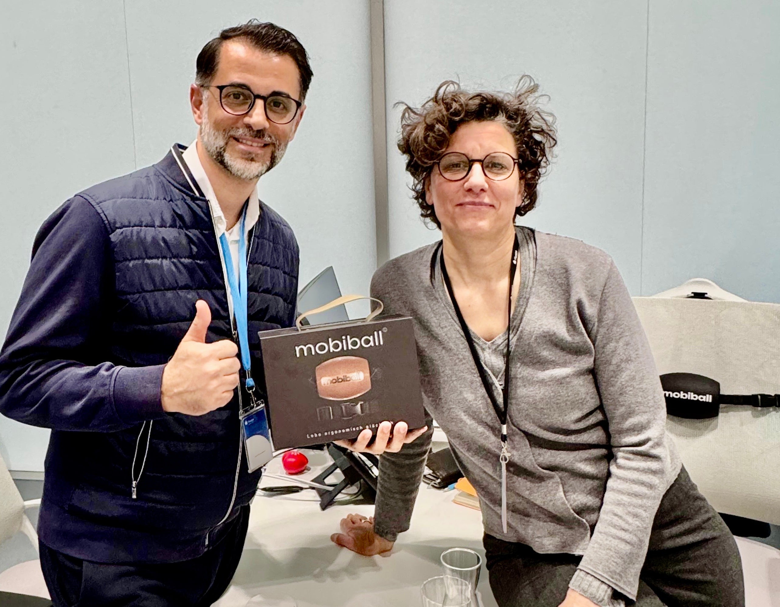 Betriebsärztliches Empfehlung zur Nutzung des MOBIBALLs  /  Occupational Health Recommendation for the Use of the MOBIBALL  /   توصیه‌نامه پزشکیِ طبِ کار برای استفاده از موبیبال